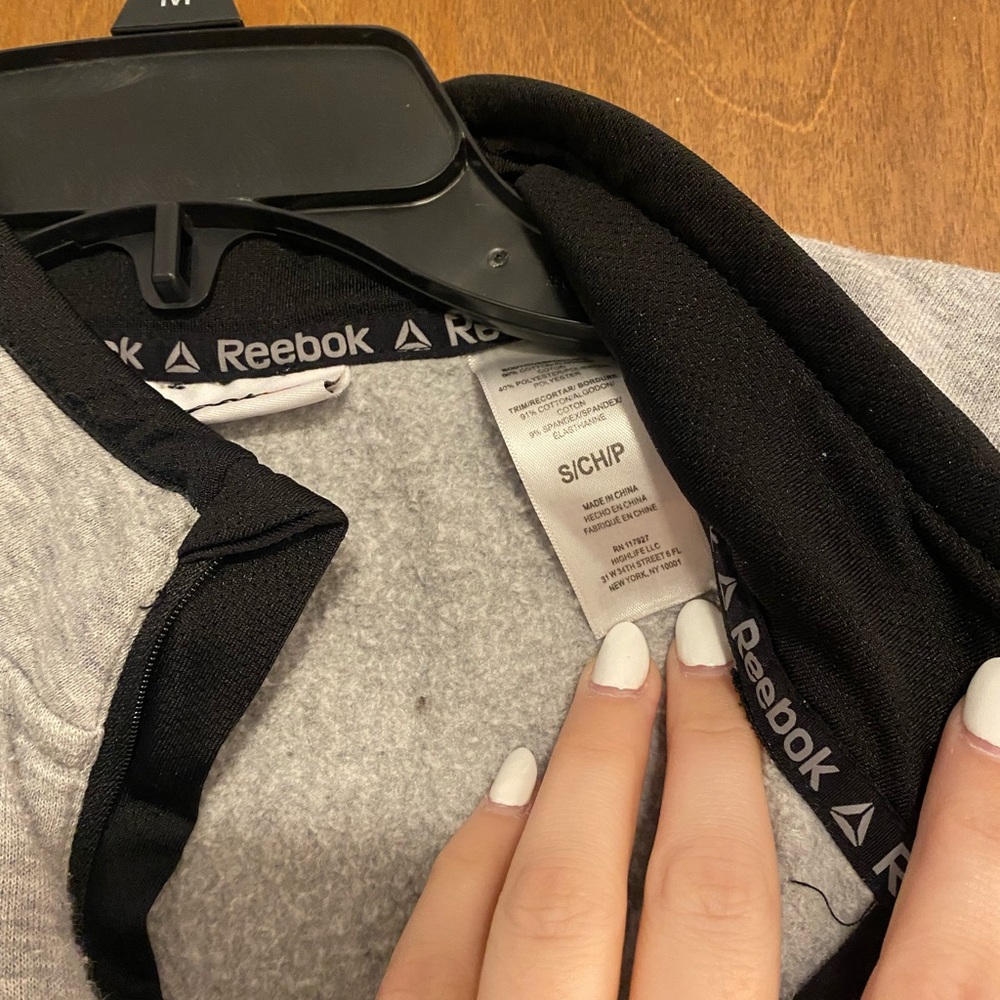 Mens Reebok Sweatshirt - Picture 4 of 4